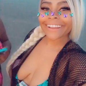 Meet your Posher, Lilabi